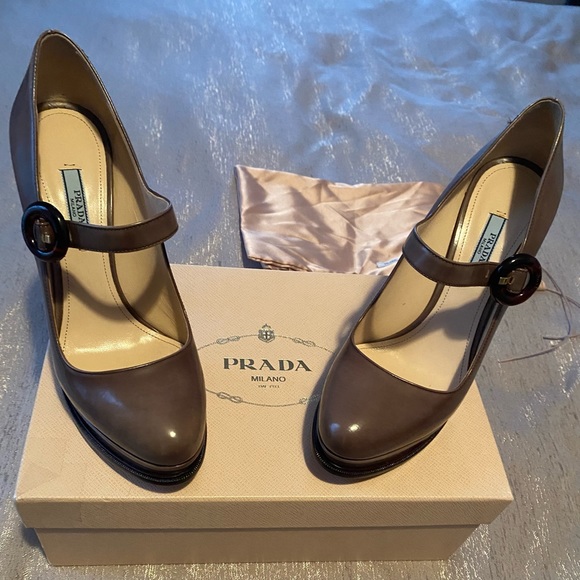 Prada - NWOT - Spazzolato Fume Mary Jane Heels - Picture 2 of 7